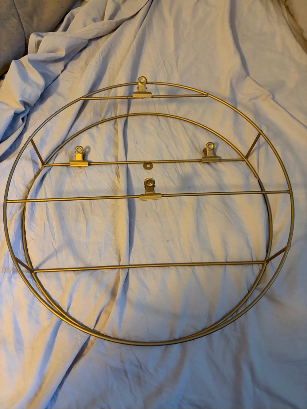 Amazon Gold Round Wire Photo & Decor Display Shelf